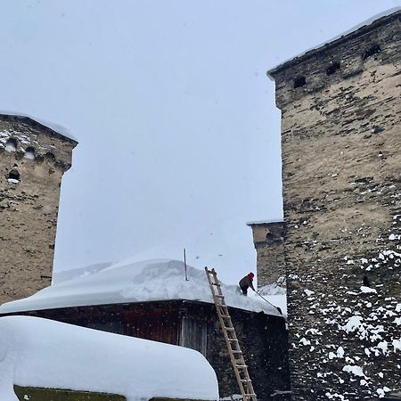 Old House Hotel Ushguli Exterior foto