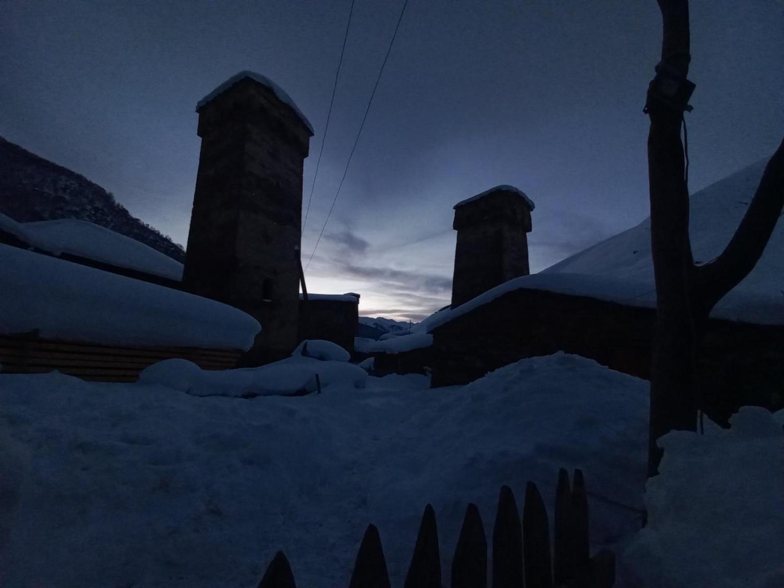 Old House Hotel Ushguli Exterior foto