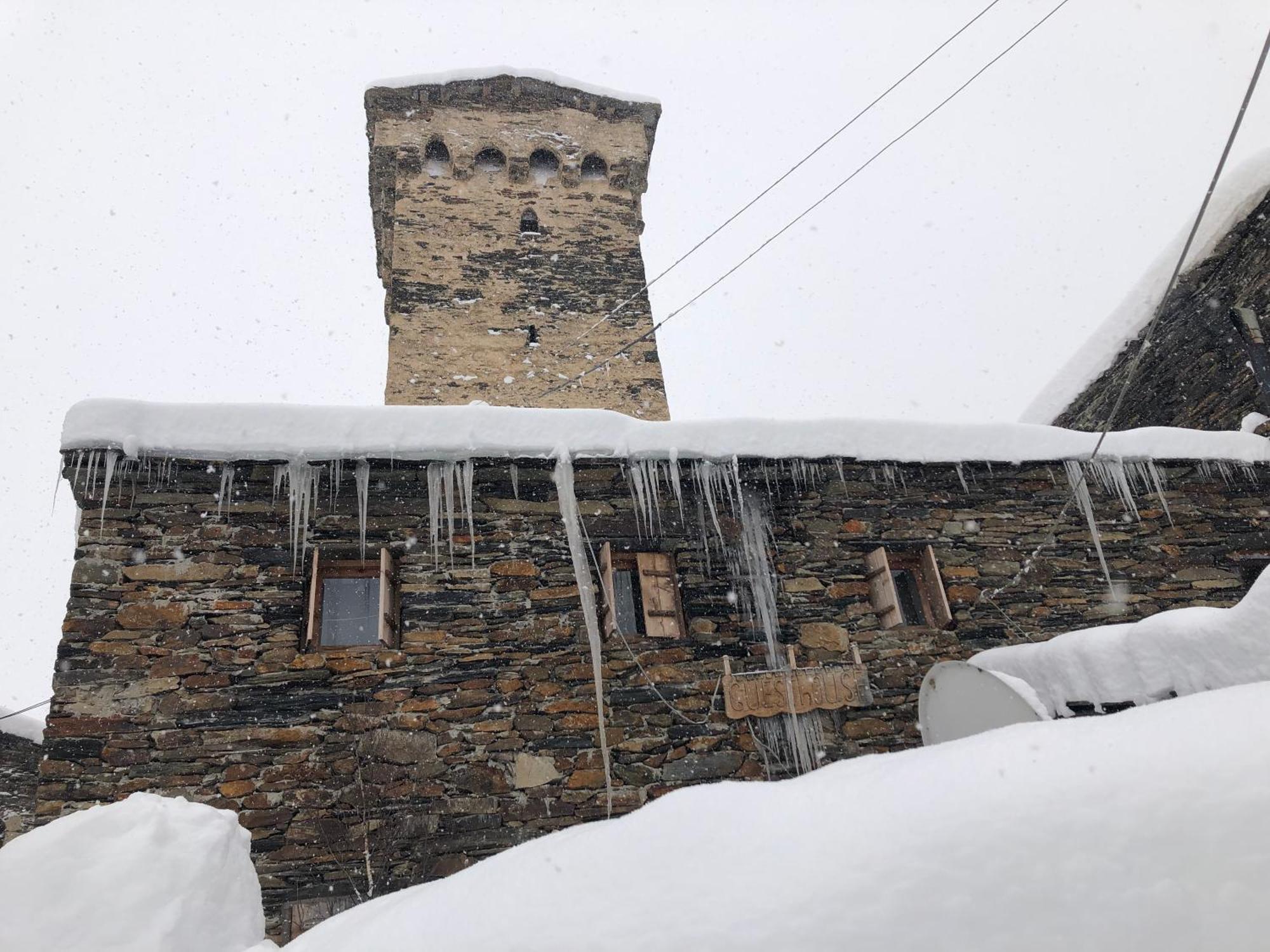 Old House Hotel Ushguli Exterior foto