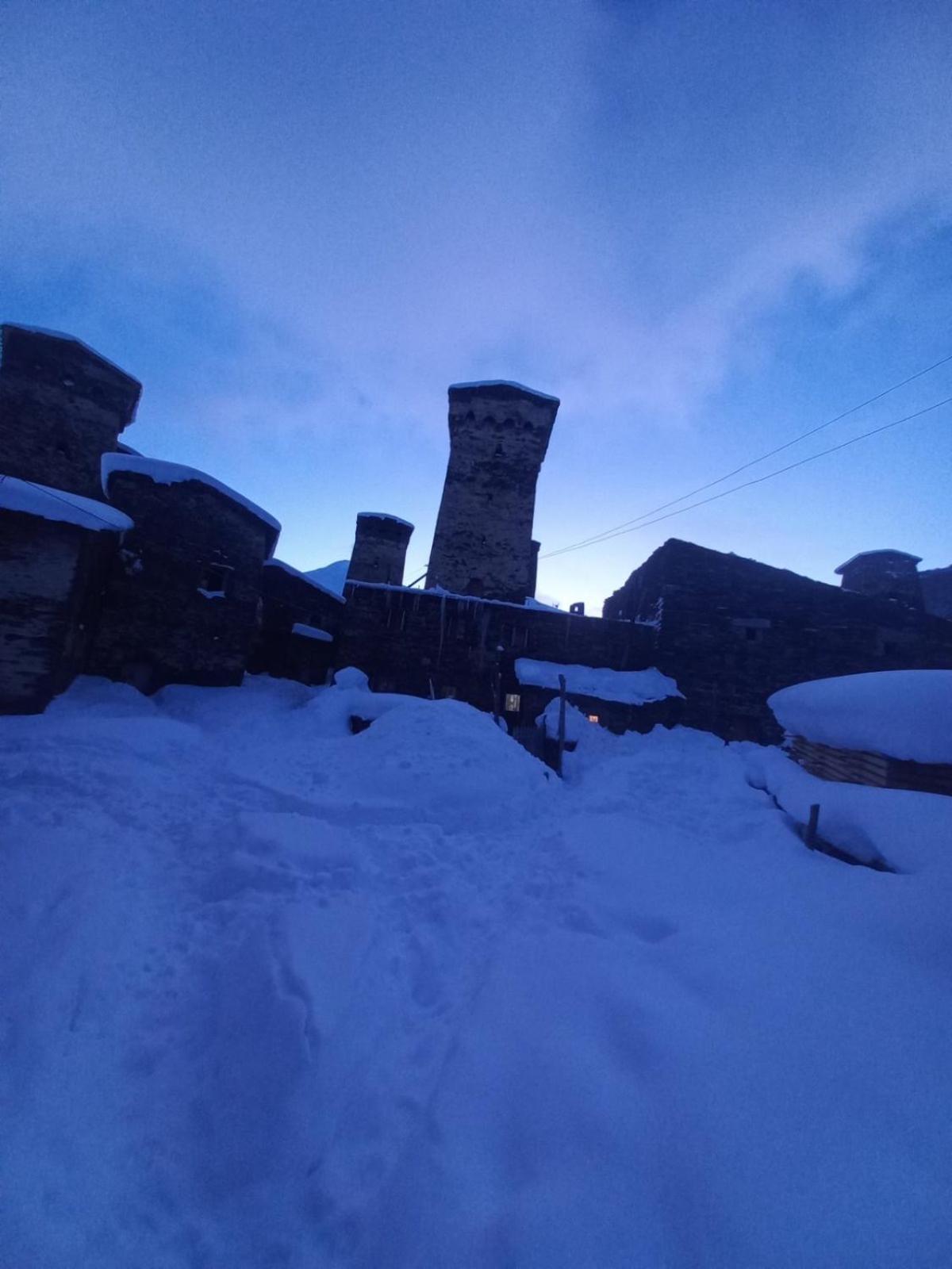 Old House Hotel Ushguli Exterior foto