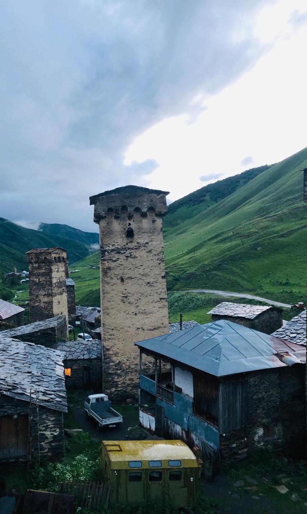 Old House Hotel Ushguli Exterior foto