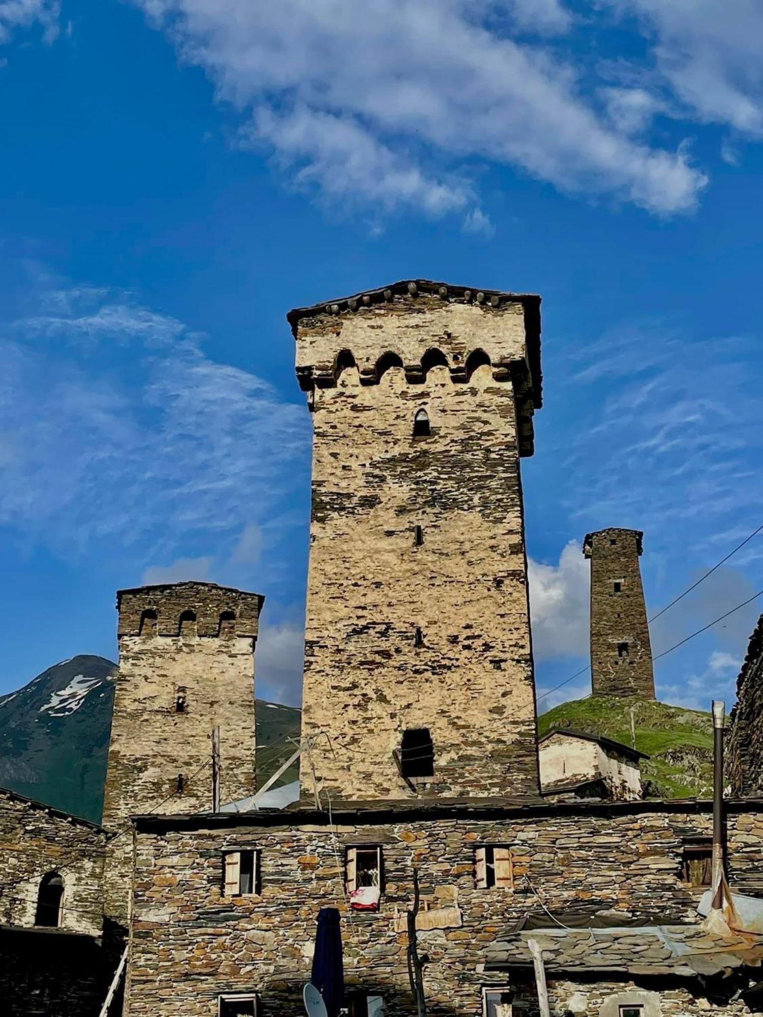Old House Hotel Ushguli Exterior foto