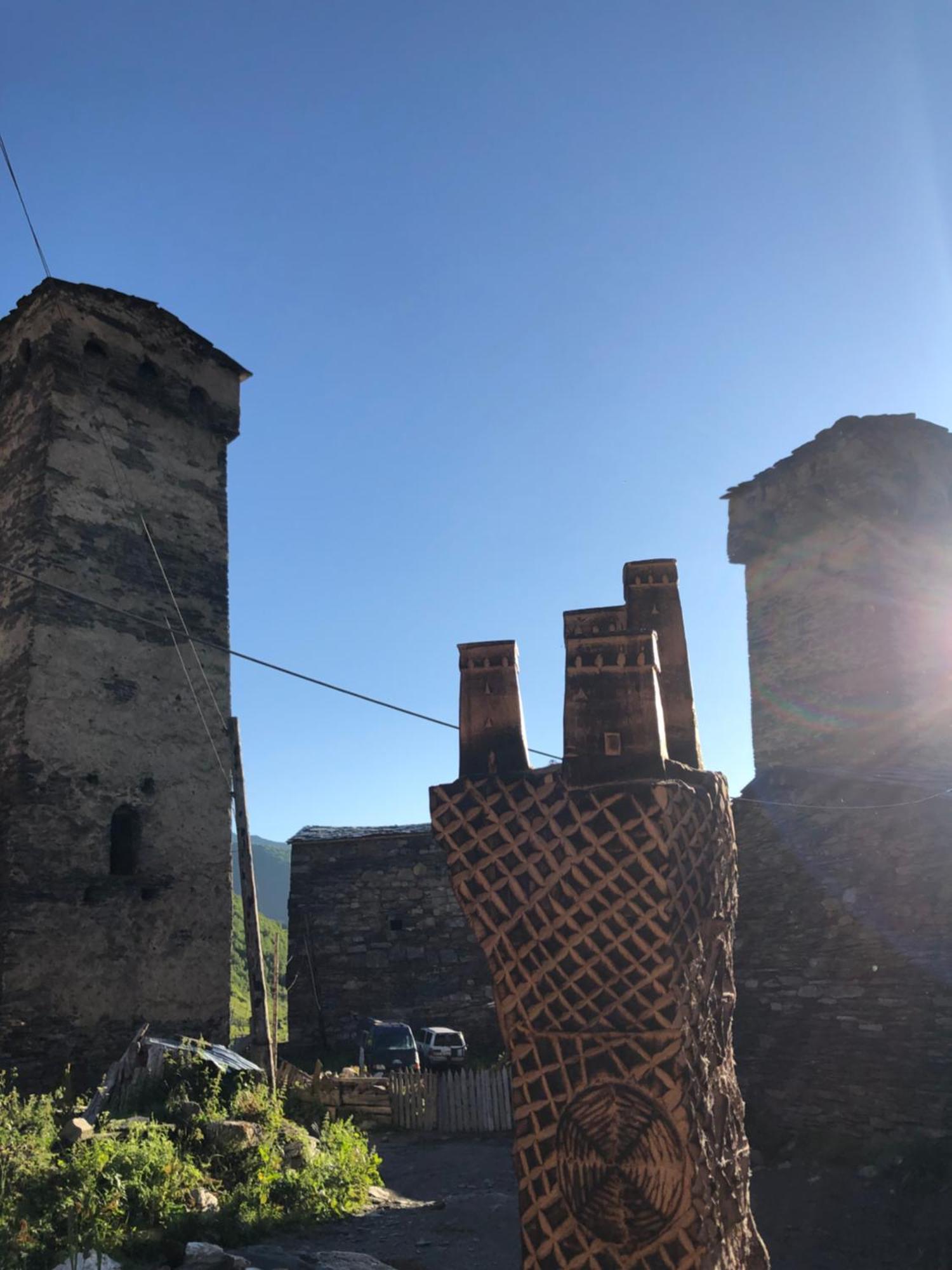 Old House Hotel Ushguli Exterior foto