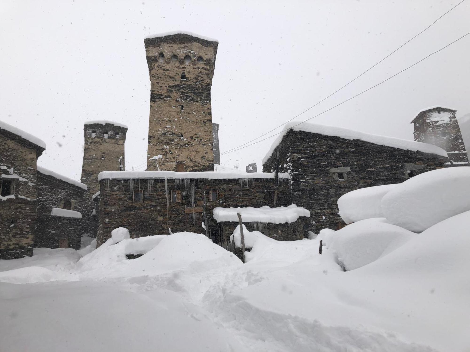 Old House Hotel Ushguli Exterior foto