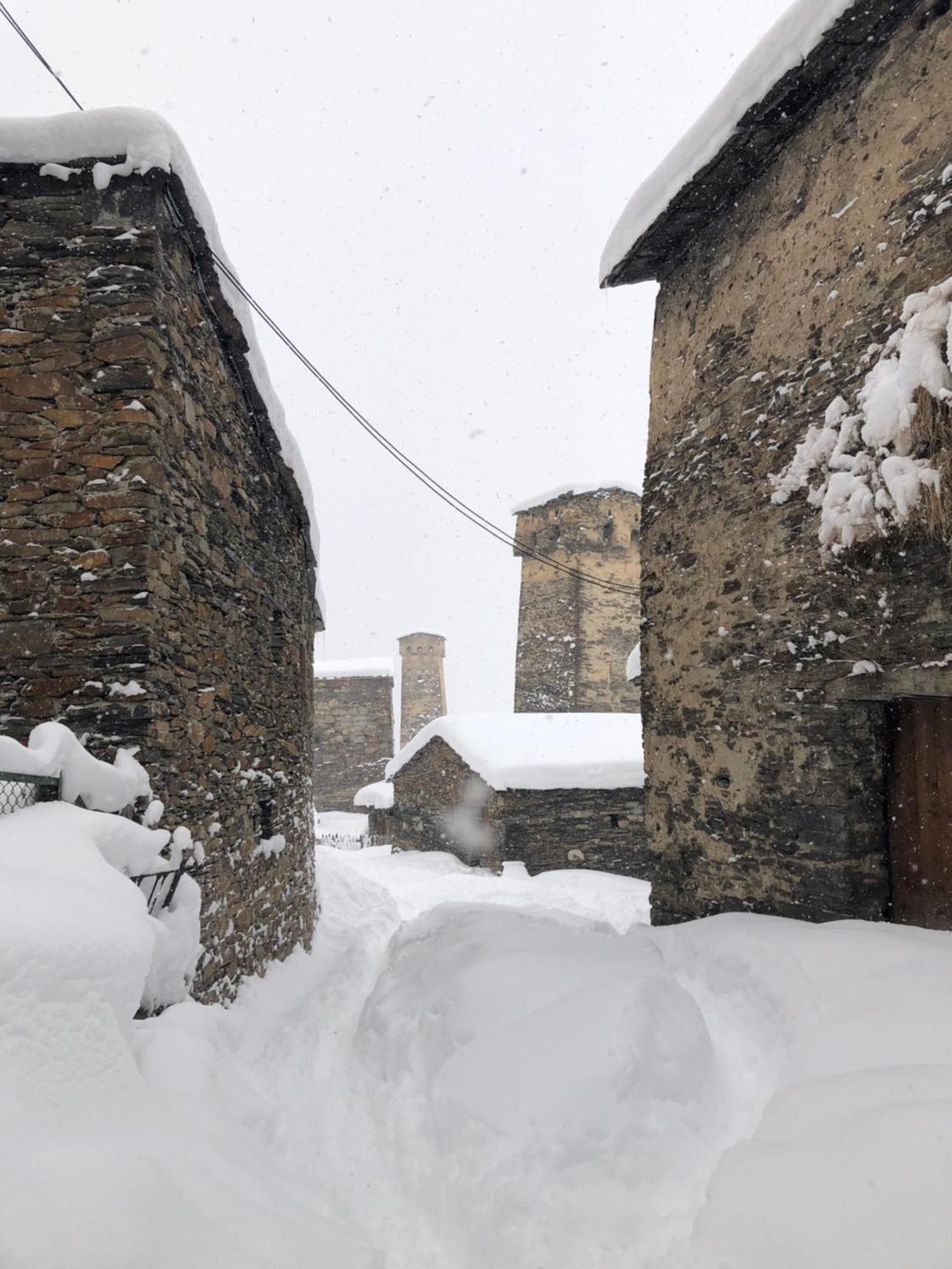 Old House Hotel Ushguli Exterior foto