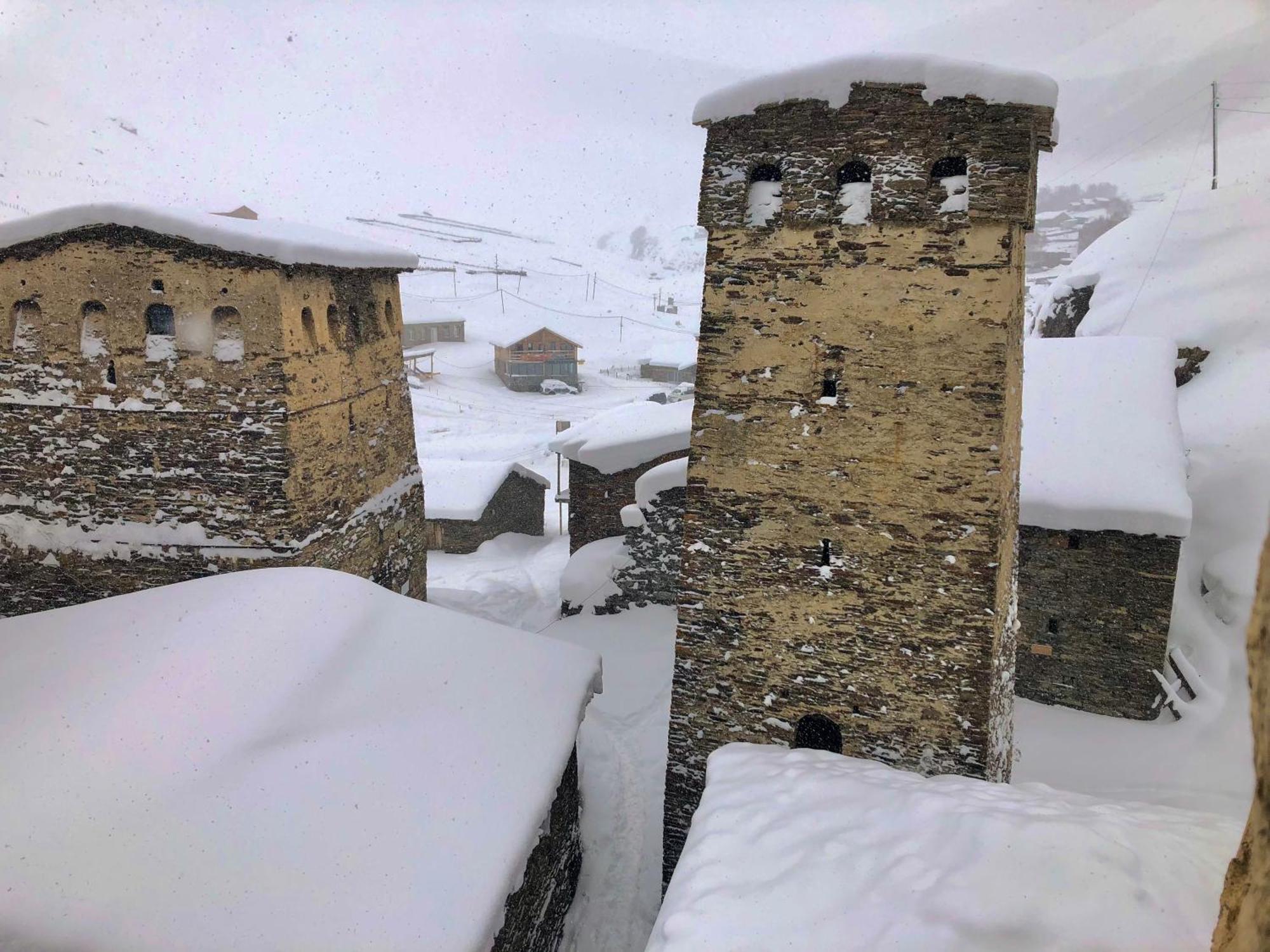 Old House Hotel Ushguli Exterior foto