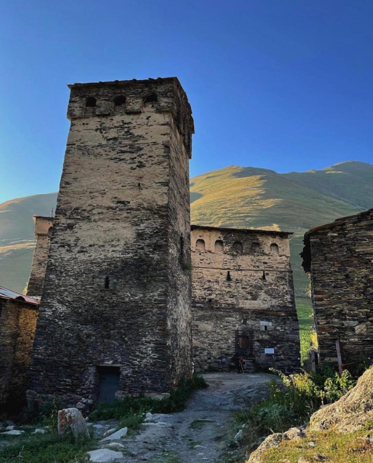 Old House Hotel Ushguli Exterior foto