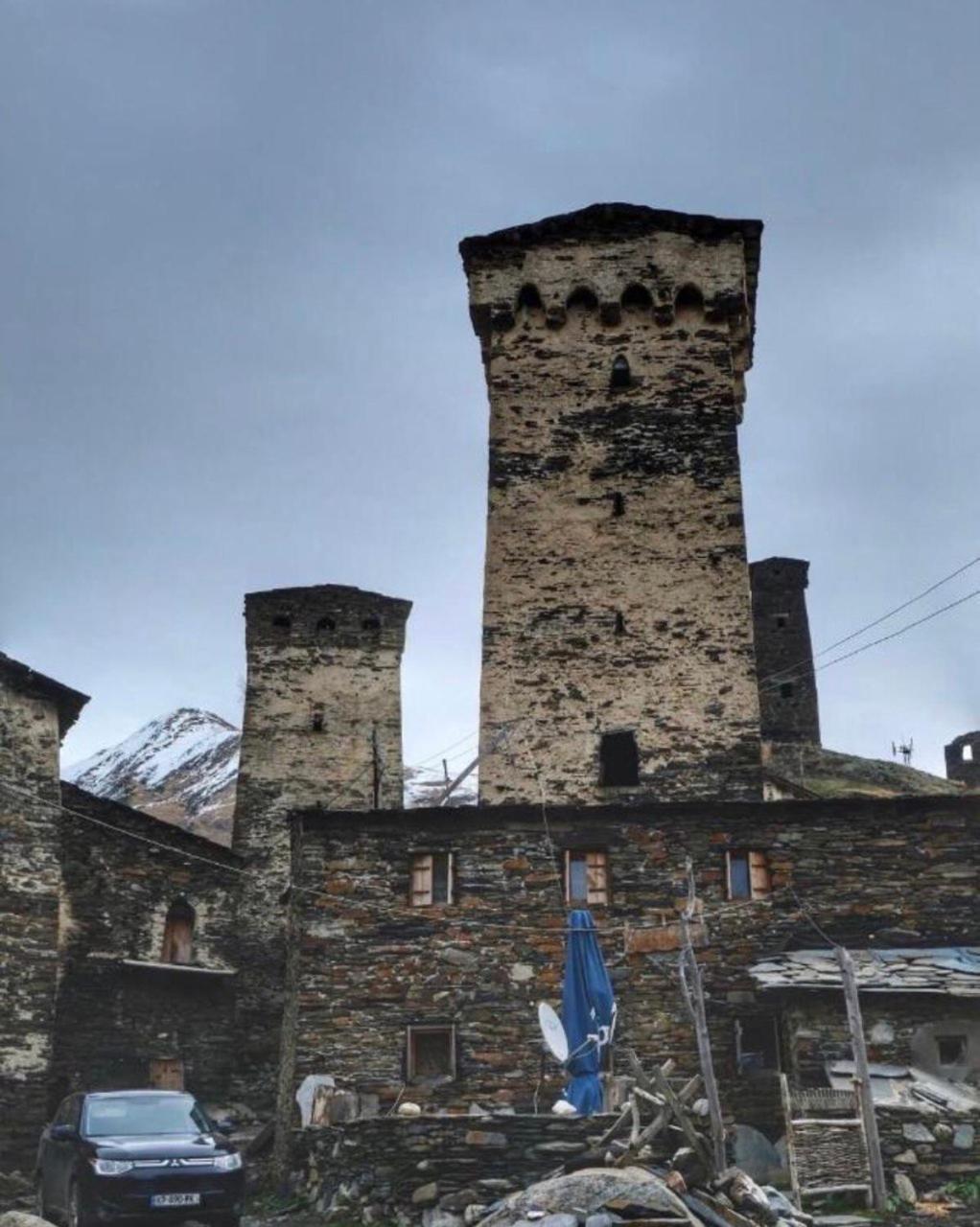 Old House Hotel Ushguli Exterior foto