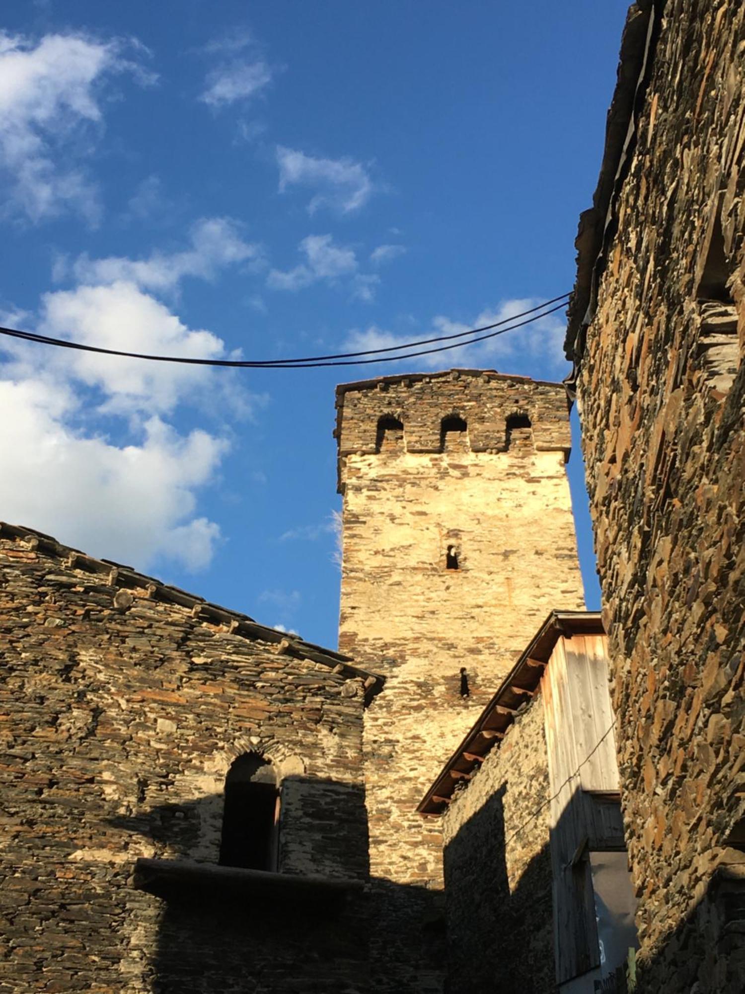 Old House Hotel Ushguli Exterior foto