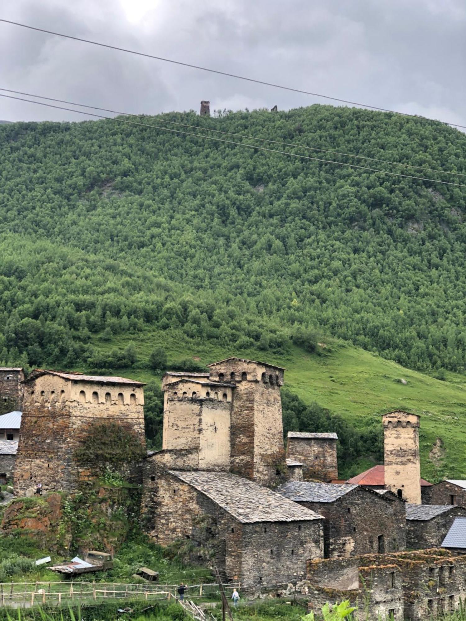Old House Hotel Ushguli Exterior foto